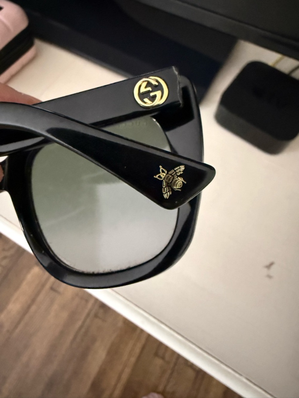 Gucci Black Cat-Eye Sunglasses with Gold Accents - Picture 4 of 11